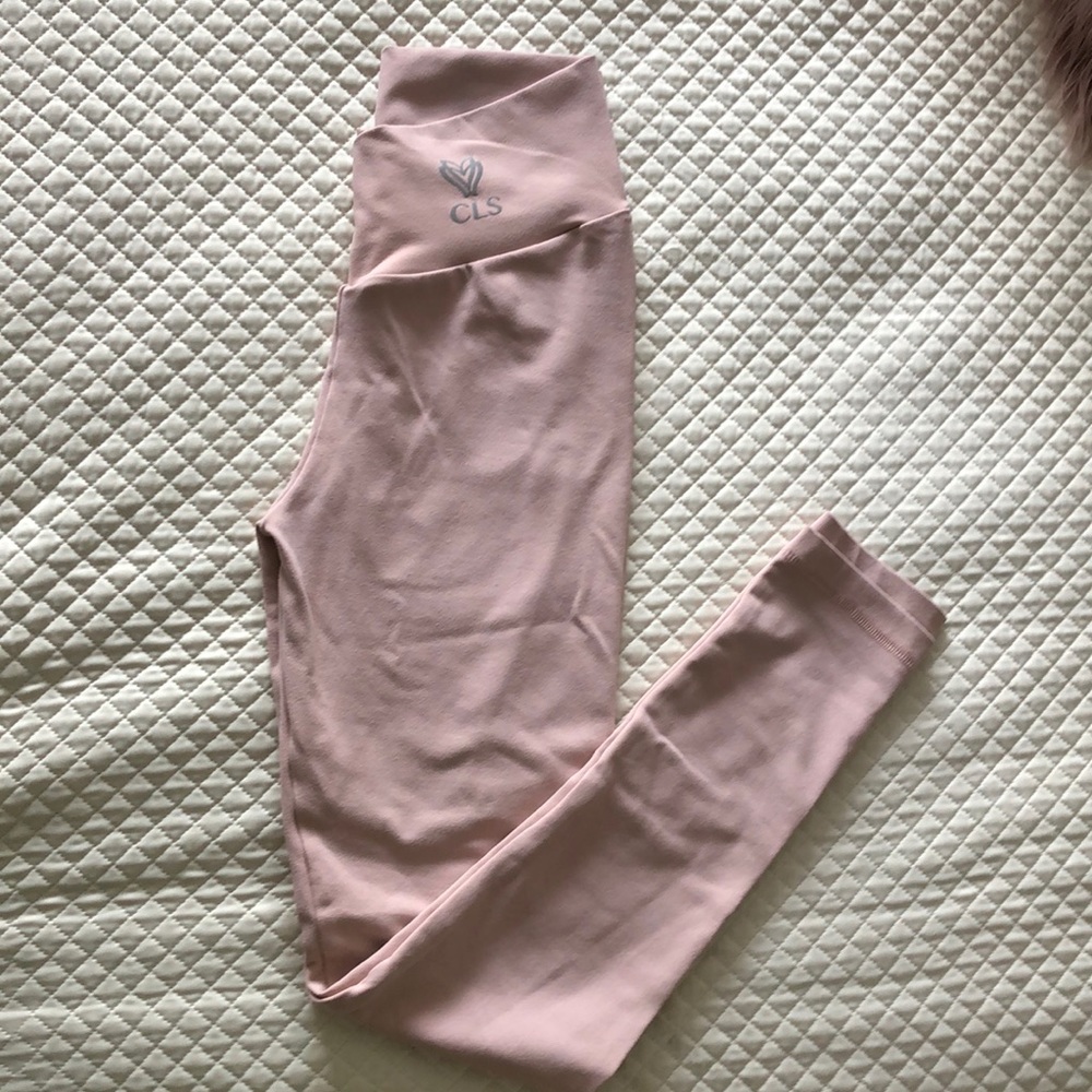 CLS scrunch butt leggings